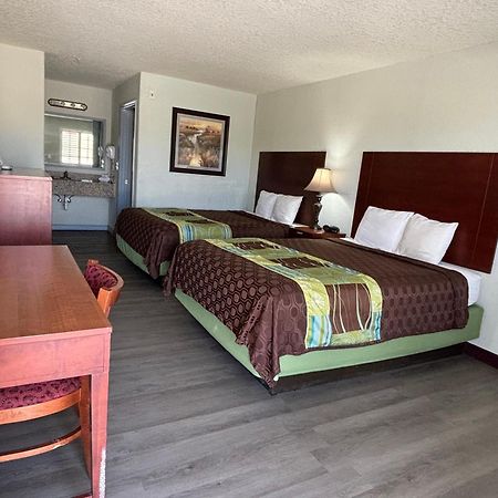 Pearsall Hotel Bien Venido מראה חיצוני תמונה