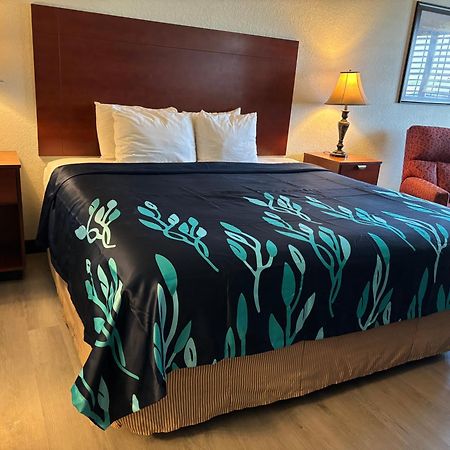 Pearsall Hotel Bien Venido מראה חיצוני תמונה