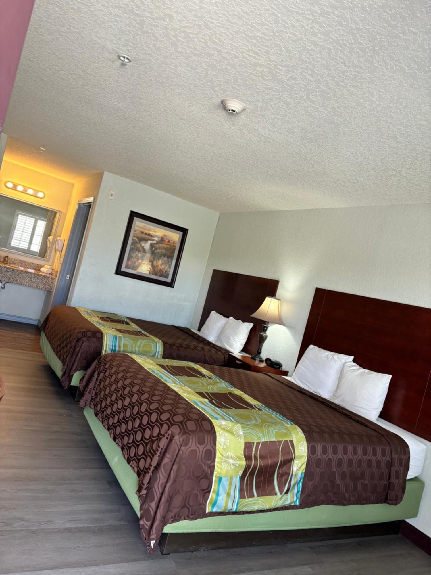 Pearsall Hotel Bien Venido מראה חיצוני תמונה